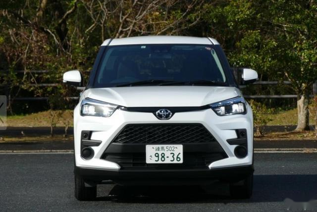 作为一款全新小型suv,丰田raize定位在c-hr之下,基于大发的dnga模块化