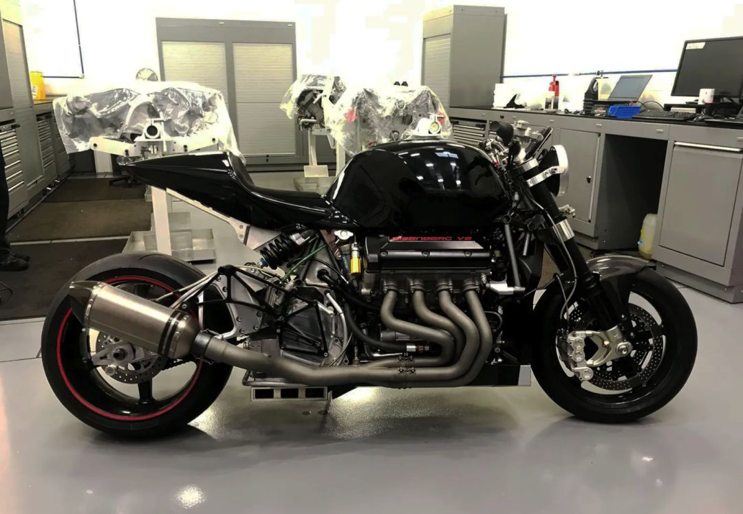 3000ccv8发动机最大马力480匹的摩托车准备量产