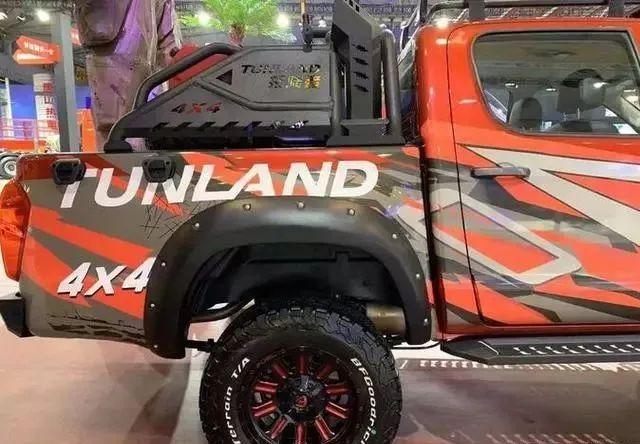 国产越野皮卡亮相,带绞盘涉水喉,长城炮还敢限量卖?