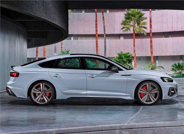 奥迪掀背轿跑新奥迪rs5sportback车约为66万