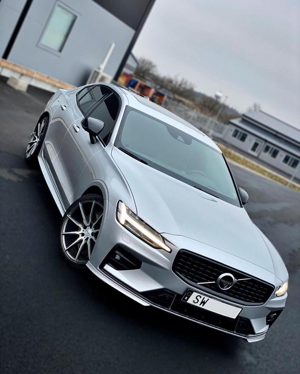 2020款沃尔沃s60,安全性出众,"雷神之锤"帅