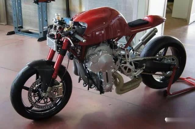 鉴赏独特的倒置三缸摩托车nembo32type3