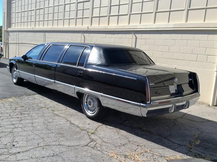 从1993年至今,这辆加长佛里特伍德也有26年历史了,国内收藏老爷车的