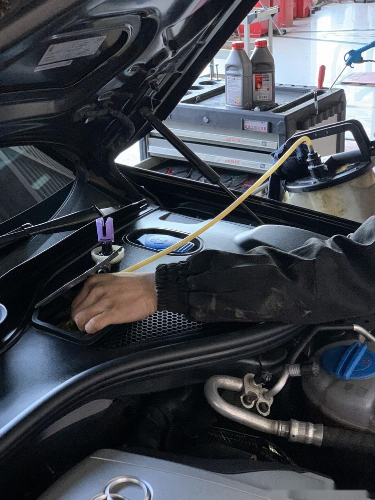 最全最实用奥迪a6allroad更换刹车油全流程