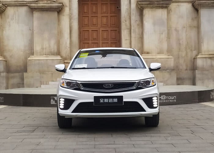 人生第一辆车就买它,2020款吉利远景颜值更高,家用代步很适合