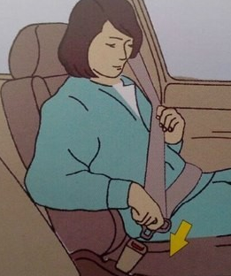 大胸妹原来这样系安全带奔放下的无奈
