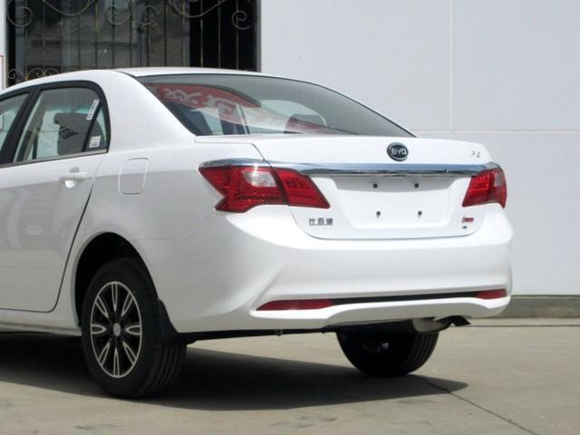 比亚迪f3仅449万15l四缸引擎国六比普桑耐造家用车首选