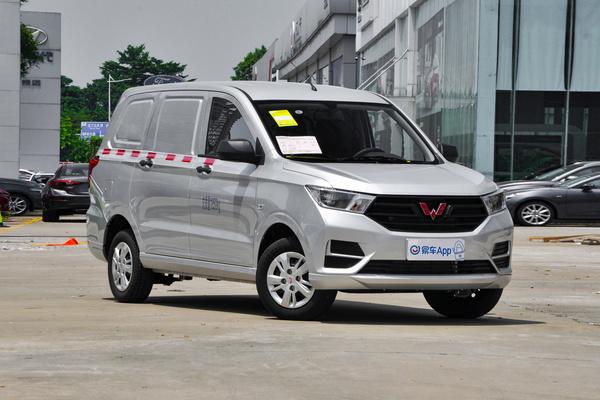 五菱宏光s购车全系贴息1500元