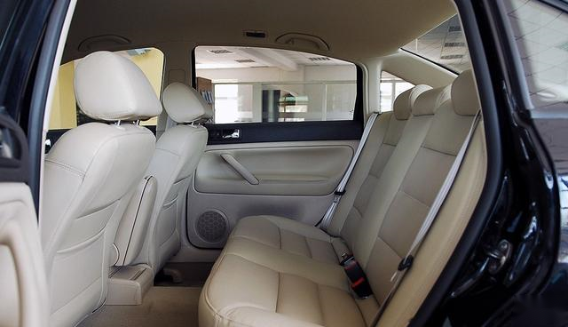 国内涡轮增压科普车型深入人心的官车大众帕萨特b518t