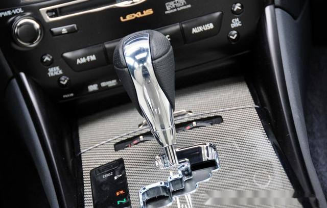 这是易远观不易亵玩的性能车 百万级日系车迷最爱 雷克萨斯is F 易车