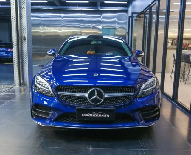 新时代的奔驰c 260 l经济,实用,高科技-漂亮的外观配搭豪华的内饰符合