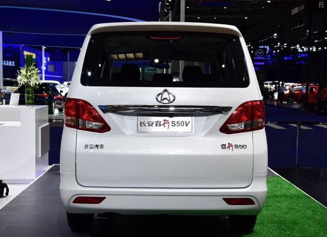 长安睿行s50,轴距2米85,1.5l最大116马力,不比五菱宏光差