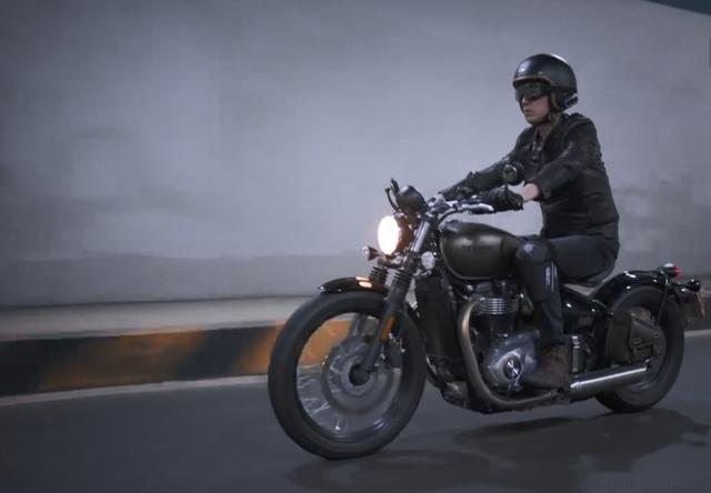 律师收入不是挺高吗那为何精英律师里面的靳东骑辆摩托车