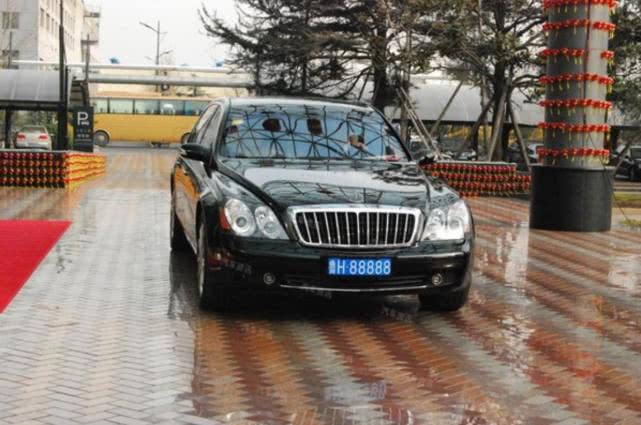 随着身家的增长,牛宜顺所要面对的客户也越来越多,所以他也在不断升级