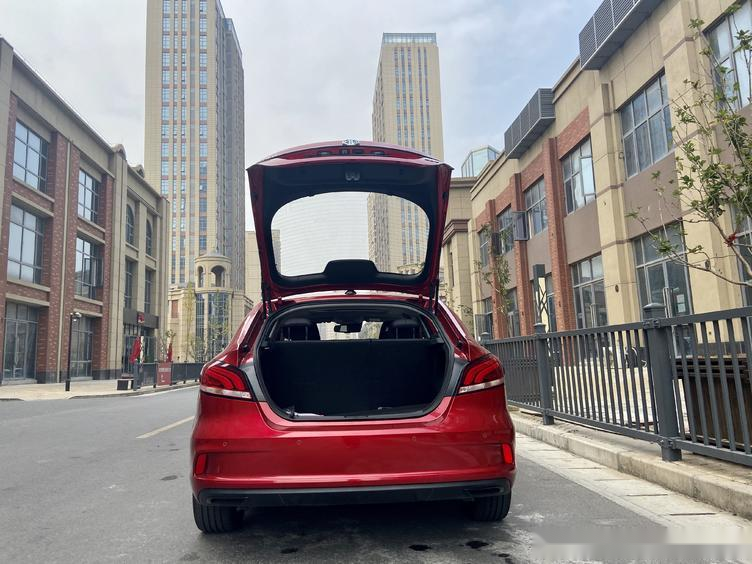 2020紧凑型轿车空间_春节购车指南:谁才是2020最值得买的紧凑型轿车