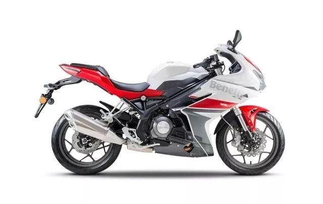 对于贝纳利600rr当然有很多猜想,但动力方面也是可以确定的,黄龙600