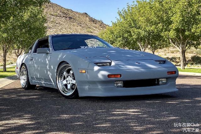 将日产300zx打造成与众不同的跑车姿态 搭配稀有的弹出式大灯 易车