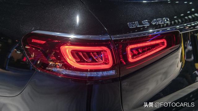全新奔驰gls450实拍实车相当霸气说尾灯丑的酸不酸