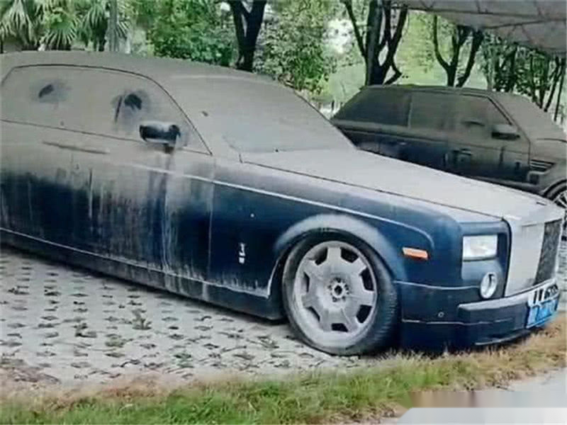 北京某院内停满僵尸车百万豪车占一半有钱人真会玩