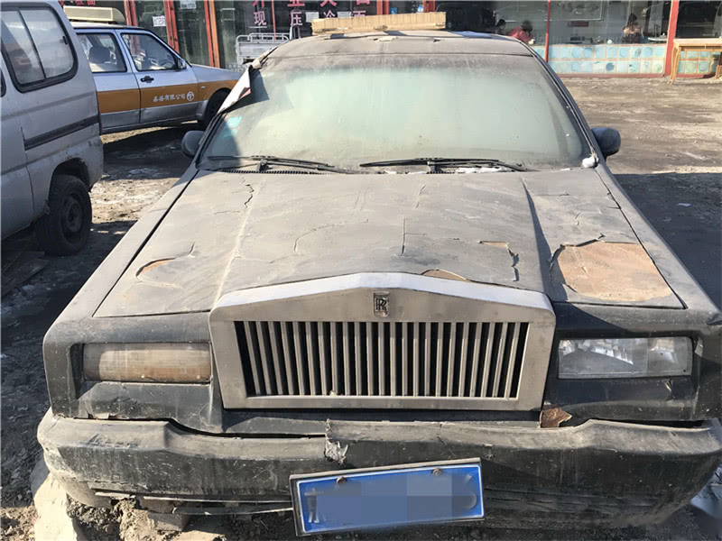 北京某院内停满僵尸车百万豪车占一半有钱人真会玩