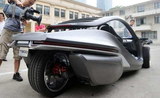 它其实就是一辆三轮车,有的三蹦子是三轮摩托,有的三蹦子则是三轮汽车