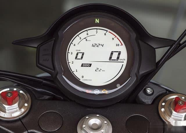 中排量复古国产摩托春风clx700将亮相双缸动力外观帅气