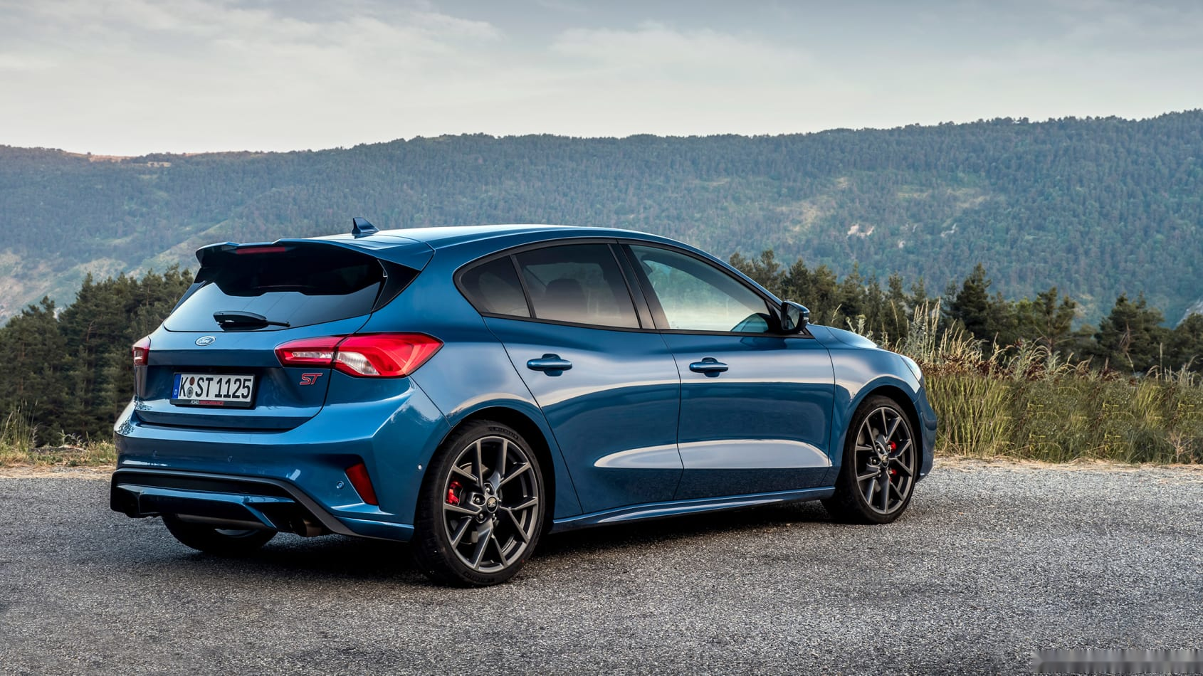 这不是普通买菜车2020款第四代福特福克斯st小钢炮