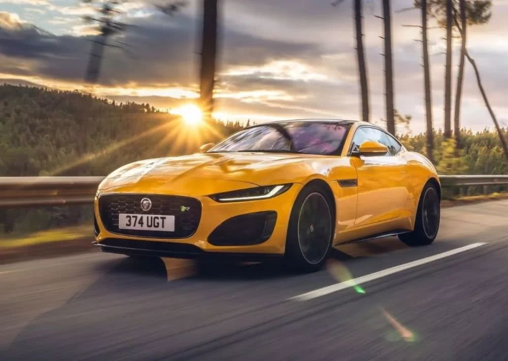 但新款f-type看起来更加专注和自信,不难看出它继承了捷豹丰富的跑车