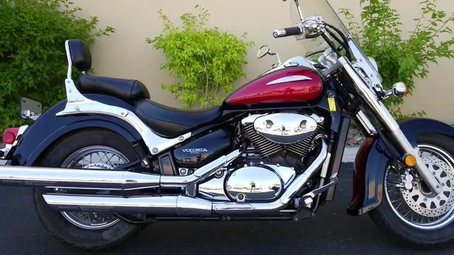 铃木vl800入侵者.20年前的老车型了,不过发动机非常经典.