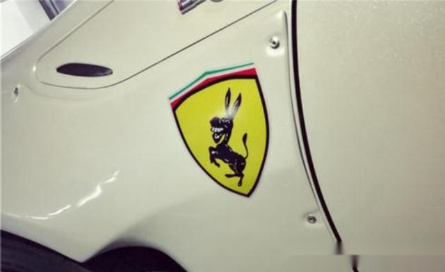 第2个那就是法拉利,对于法拉利这个汽车品牌,它也是和兰博基尼,保时捷