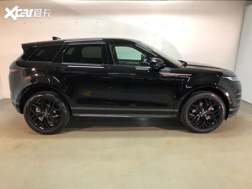 硬朗又运动的造型全新路虎揽胜极光实车