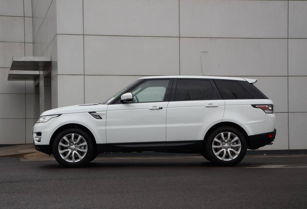 别说像成龙,李小龙和李连杰等这些"巨匠",还有很多从小习武的明星也很