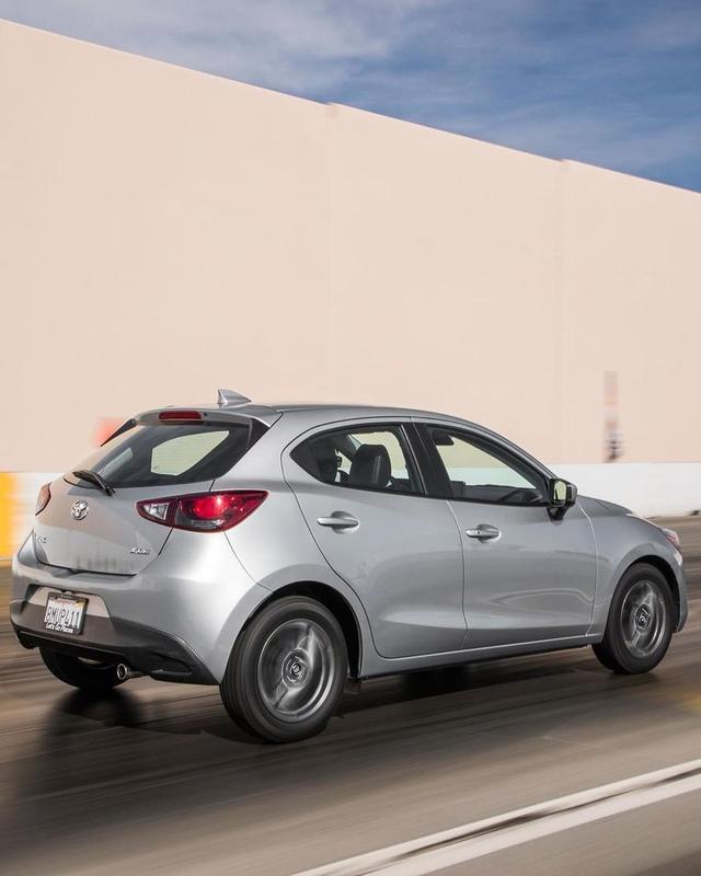 搭1.5升引擎,侧面酷似马自达3两厢版,全新丰田雅力士官图发布