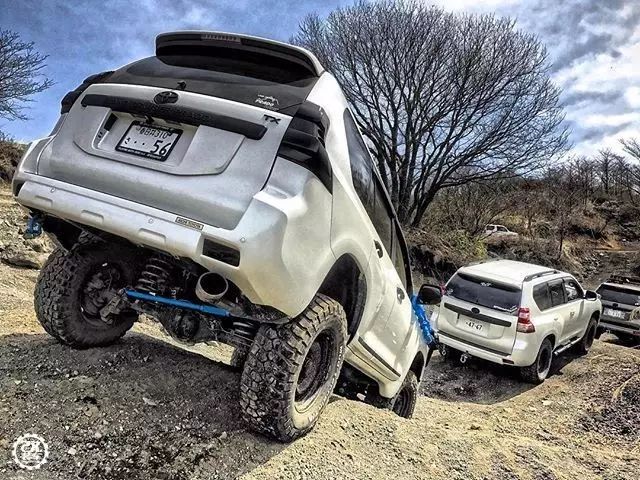 丰田普拉多爆改越野风格外观释放野性的它真的很霸道