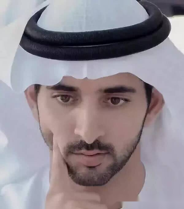 迪拜王子花5亿定制跑车,爸爸来了都不借,唯独借给这个中国人