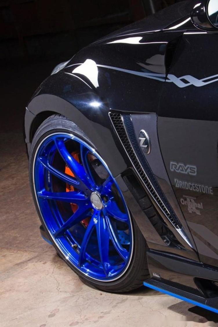 战神gtr的亲弟弟z34披上炫酷铠甲性能与外观相匹配