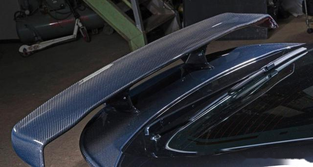 战神的gtr兄弟z34穿着酷酷的盔甲性能和外观匹配