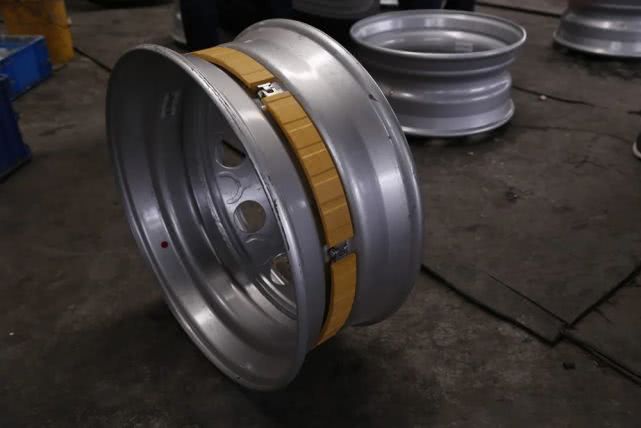 爆胎应急装置重汽危险品车安全再升级