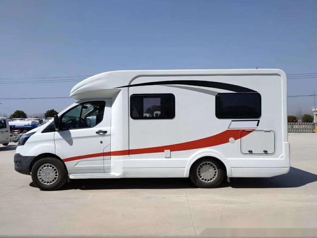实用型福特全顺迷你c型房车
