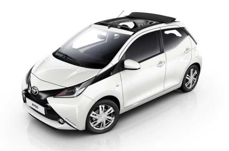 丰田版f0实车亮相动感外观15寸轮毂炫酷外形比飞度还给力