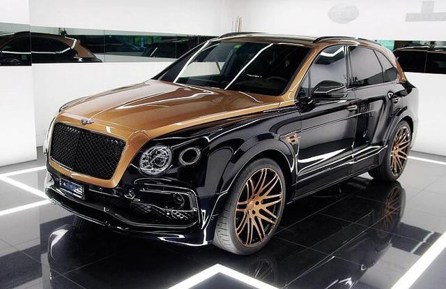 性能最强宾利添越亮相w12缸动力四驱双色车身比卡宴还帅气