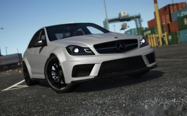 gta5 mod 道路版咆哮猛兽 奔驰c63 amg
