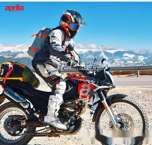 最近有一张疑似阿普利亚terra250的整车照片被曝光,从照片中来看这