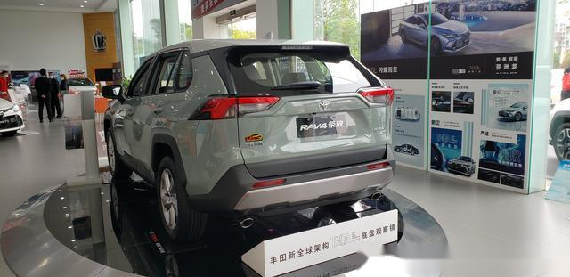 探访一汽丰田4s店荣放优惠幅度不小性价比更高