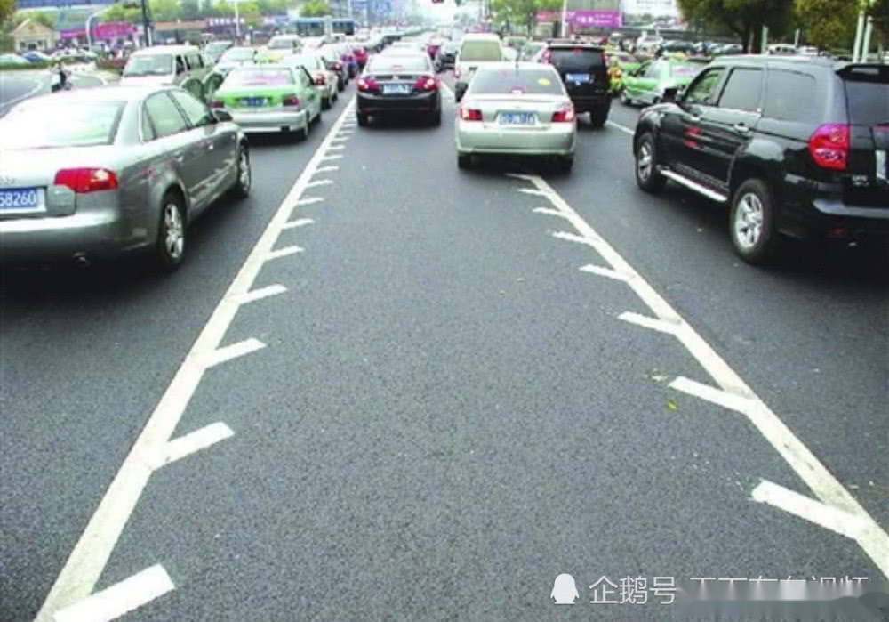 路上的锯齿车道是什么意思若是不注意扣分又罚钱