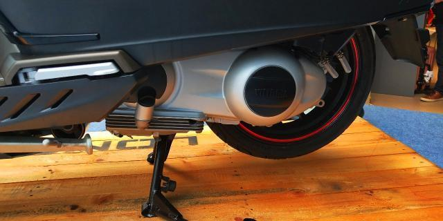 风格独特的复古踏板水冷四气门引擎日信卡钳abs219匹马力