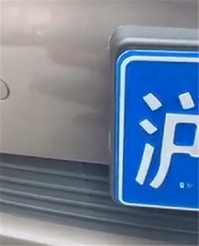 回头率最高的奔驰r级落地80万沪a车牌车牌99999值7位数