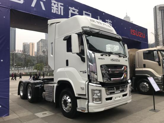 350-520马力 1年能省3万油费的牵引车 庆铃巨咖重卡到底怎么样?