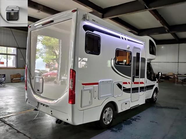 国六后双胎这款高颜值尚旅2020版福特c型房车值得一看