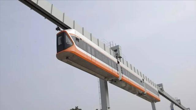 武汉空中地铁正式亮相,列车直接挂在天上跑,你看好它的未来吗?